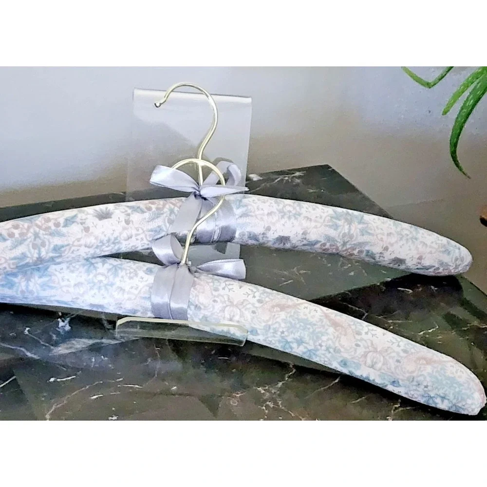 Morris and Co Set of 5 Print Velvet Hangers